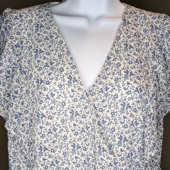Madewell Blue and White Floral Top Flouncy Baby Doll - Picture 2 of 7
